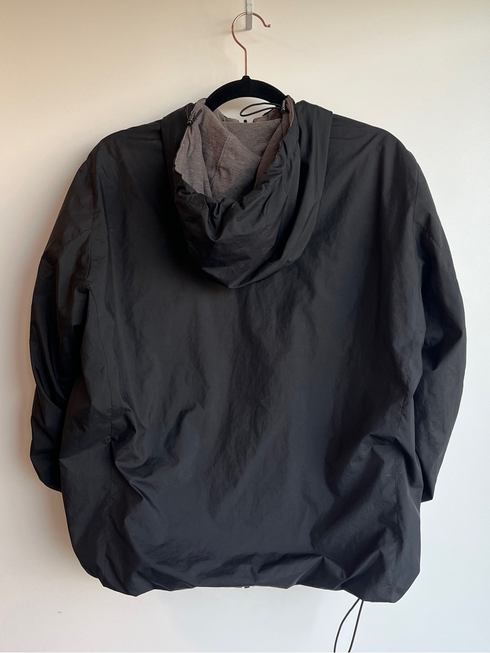 Uniqlo Men's Black Lightweight Hooded Jacket - Picture 2 of 4